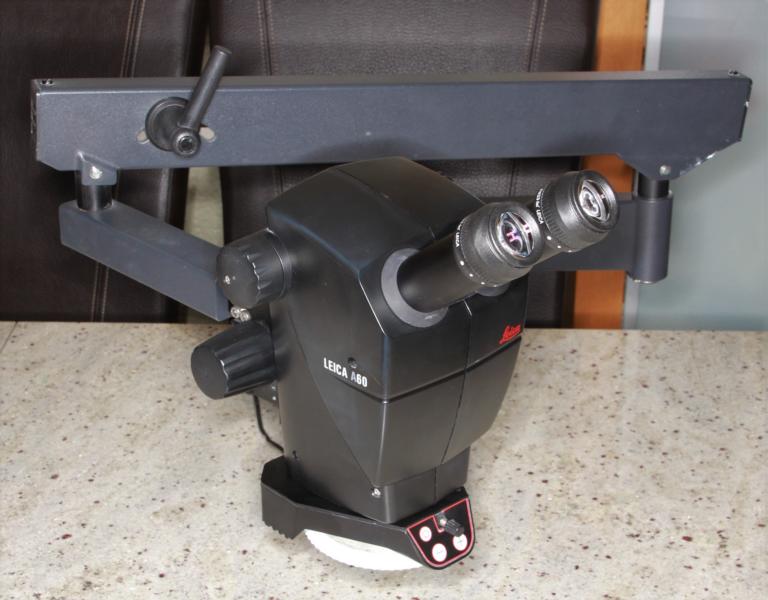 Leica M60 ZOOM Stereomikroskop mit LED Beleuchtung und Schwenkarm
