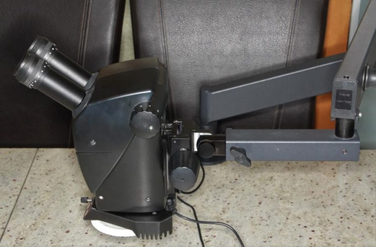 Leica M60 ZOOM Stereomikroskop mit LED Beleuchtung und Schwenkarm