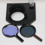 Filtereinheit mit DLF und POL Filtern zum Anschrauben an die Kondensorhalterung passend fuer Leica DMxx Mikroskope